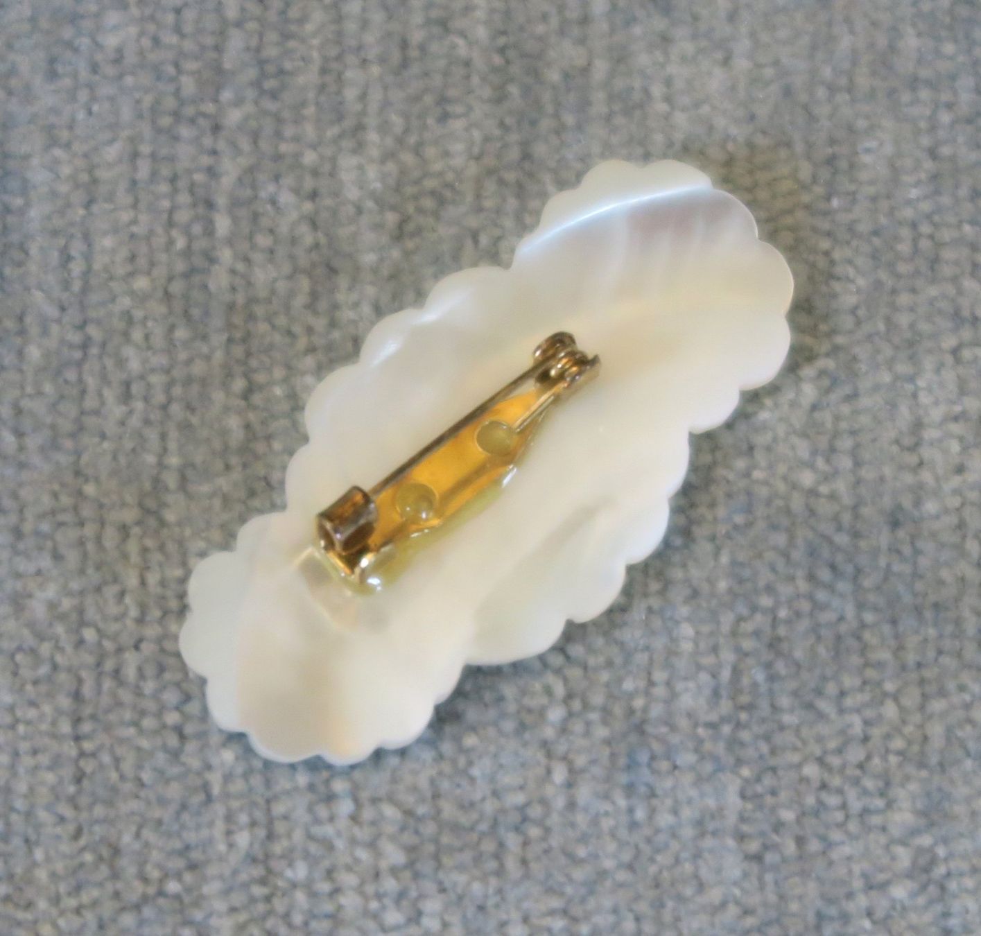 Broschen & Nadeln: Brosche Blumen perlmuttfarbig – Gebraucht aus Brittnau von marlenestone 5