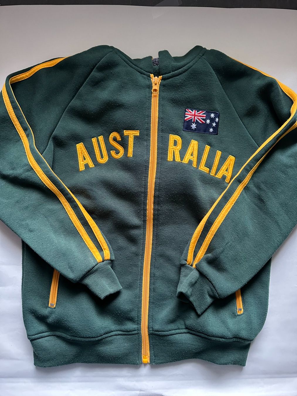 Giacche: JoeyRoo Sweatjacke Australia Gr. 12 / 152 – Usato da Boppelsen venduto da KASIBO 1