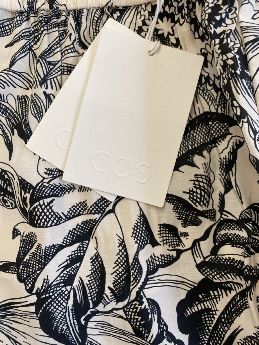 Cos Pantaloni: Weite Stoffhose von COS – Nuovo e nell'imballaggio originale da Biel/Bienne venduto da TheLoulou 2