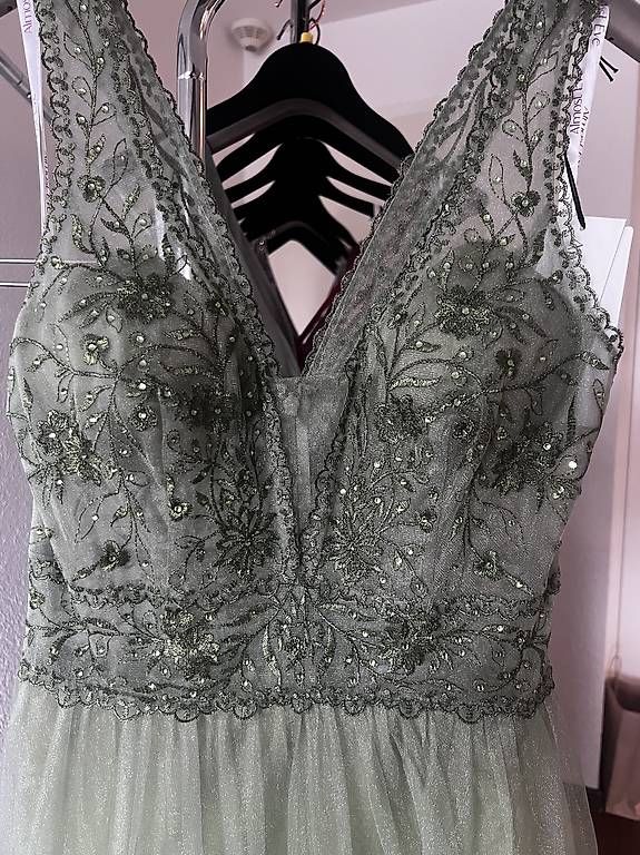 Vestiti: Abendkleid/ Bridemaidskleid  – Usato da Winterthur venduto da Anjarys 1