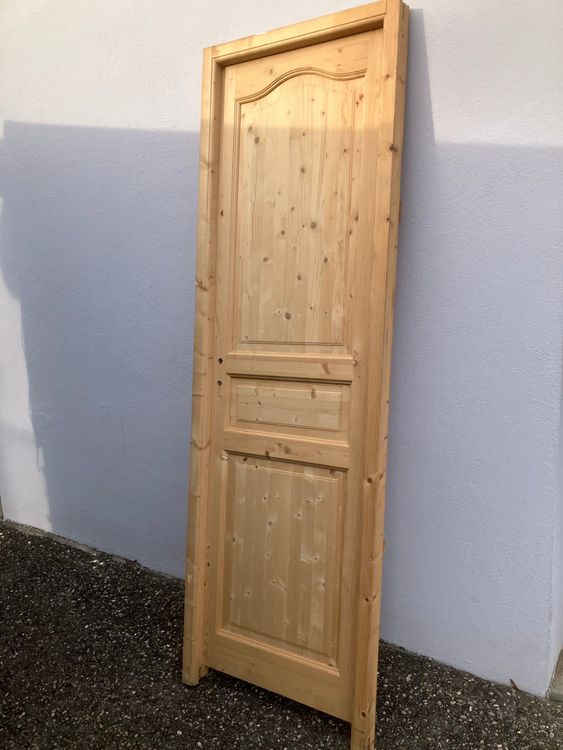 Porte en sapin massif (Neuf avec emballage d'origine) à tavannes pour