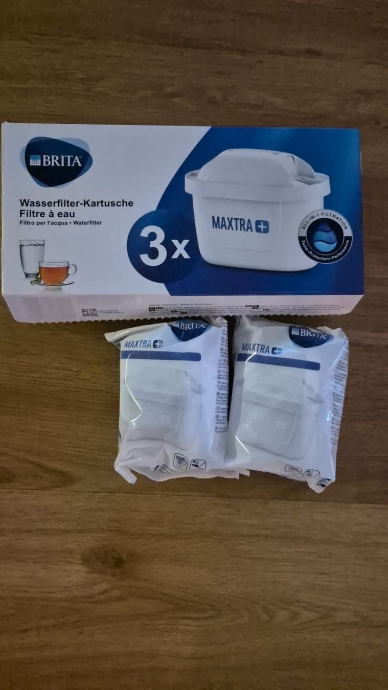 Sanitari: Brita Wasserfilterkrug blau mit 2 Stk. Maxtra Kartuschen – Usato da Edlibach venduto da ar-schreinerei 1