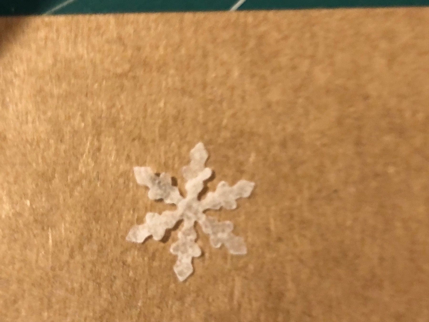 Carta: Streuteile Schneeflocken 16mm,div.Farben – Nuovo e nell'imballaggio originale da Pfäffikon ZH venduto da rue78 2