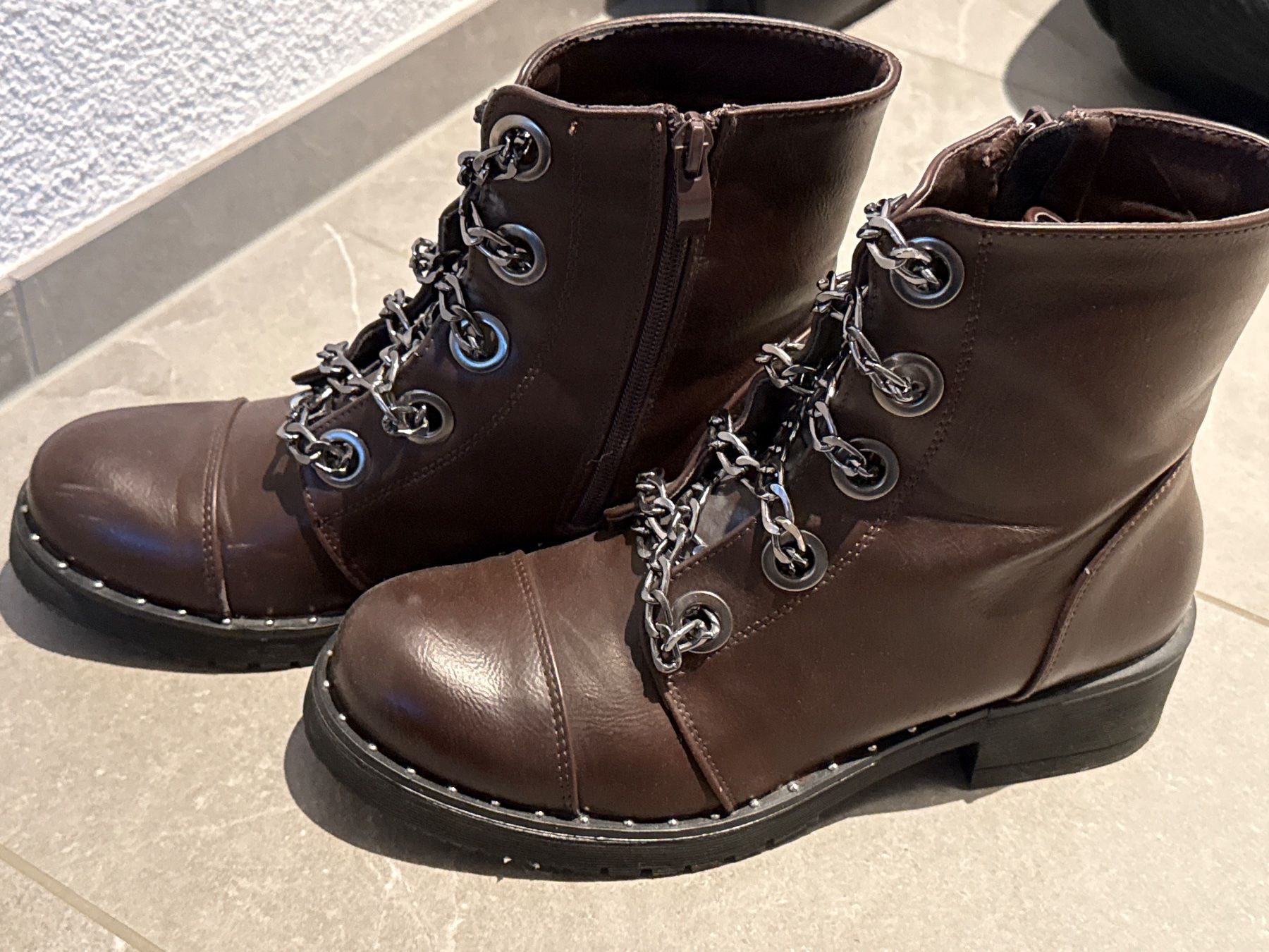 Scarpe da donna: Stiefeletten Schuhe Gr. 39 – Usato da Amriswil venduto da used2use 2