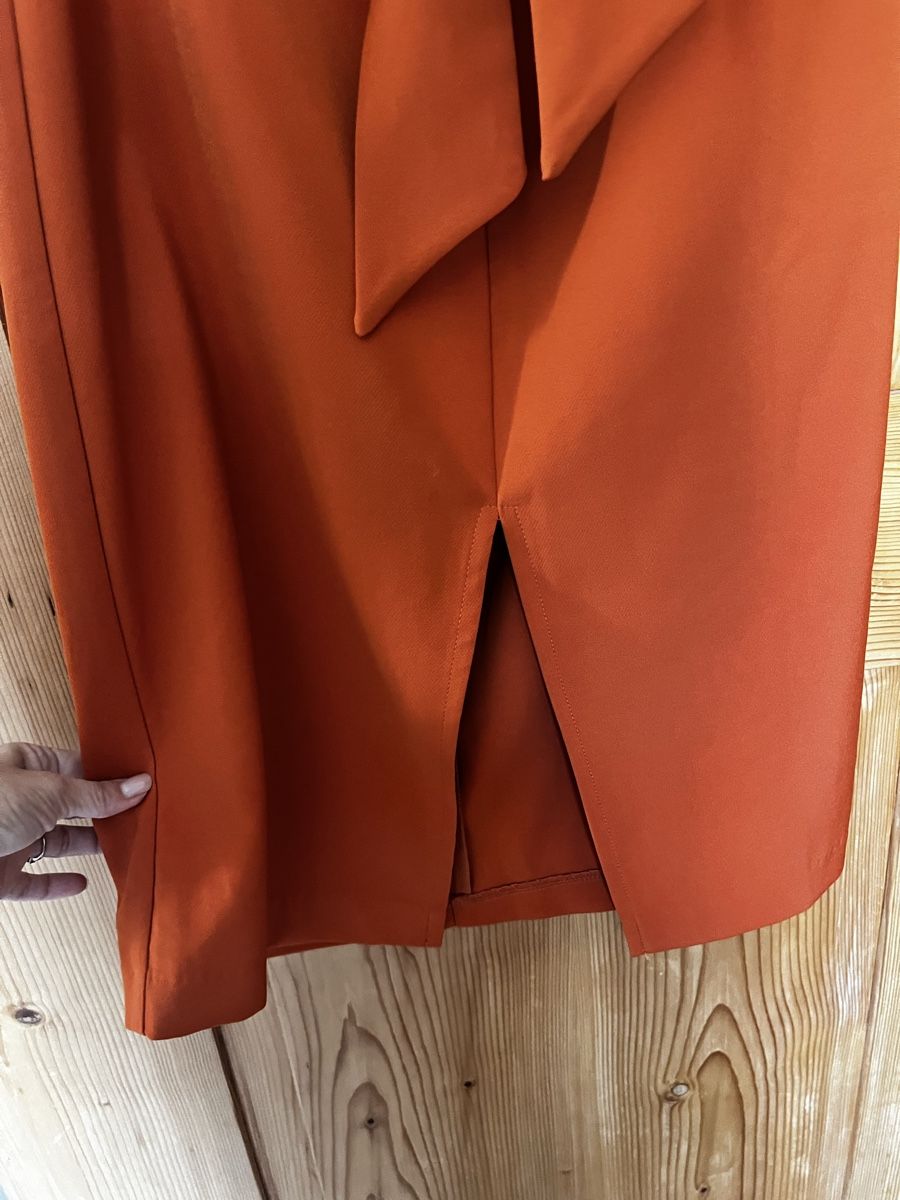 Gonne: Jupe in Orange Gr. 38 mit Schlaufe – Usato da Horgen venduto da adrigas 3