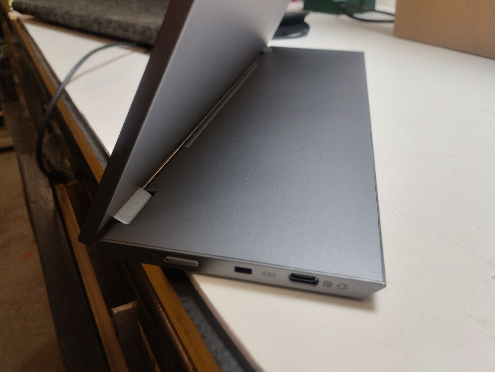 Lenovo Monitore: Portable display Lenovo L15  – Gebraucht aus Brissago von IslandTechZS910 2