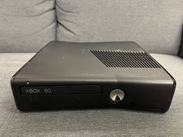 Xbox 360 S 4GB Konsole ohne Zubehör, voll funktionstüchtig