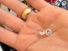 zircon ronds brillants, lot de 2  6,8MM .