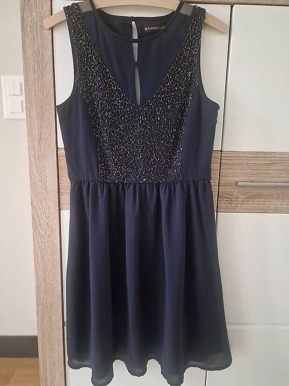 Kleider: Robe taille M – Gebraucht aus Genève von van_2fqt