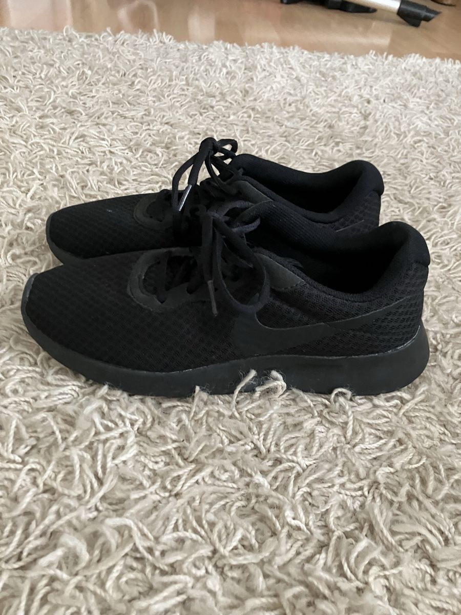 Nike Scarpe da uomo: Nike Tanjun Sneaker Schwarz, Grösse 40Top Zustand – Usato da Thun venduto da Liliane016