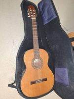 Gitarre, inkl. Tasche/ Fussraster/ Notenständer