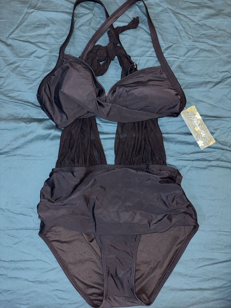 Maillots de bain & Bikinis: Badeanzug schwarz (ungetragen) – Neuf avec emballage d'origine à Lotzwil par fabi5558 1