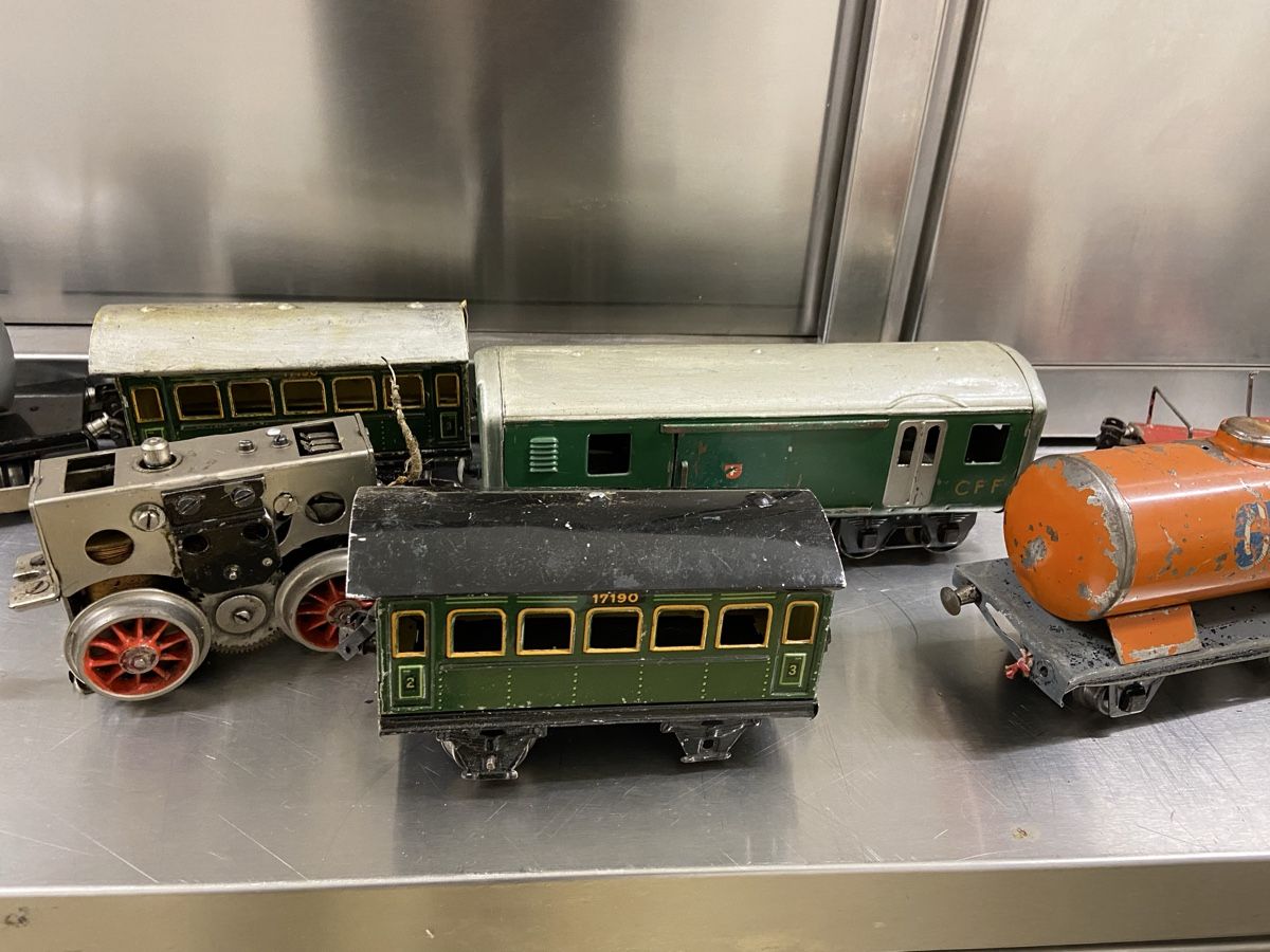 Märklin Modelleisenbahnen: Antike Märklin Blech Eisenbahn Sammlung, Spur 0 – Gebraucht aus Dietikon von brocki-eyra 7