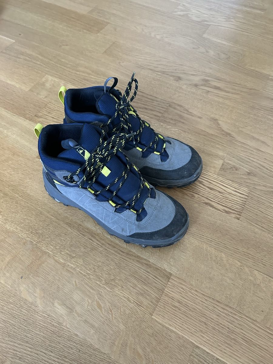 Chaussures hommes: Wanderschuh Grösse 38 – D'occasion à Rorschach par geo_hgx7