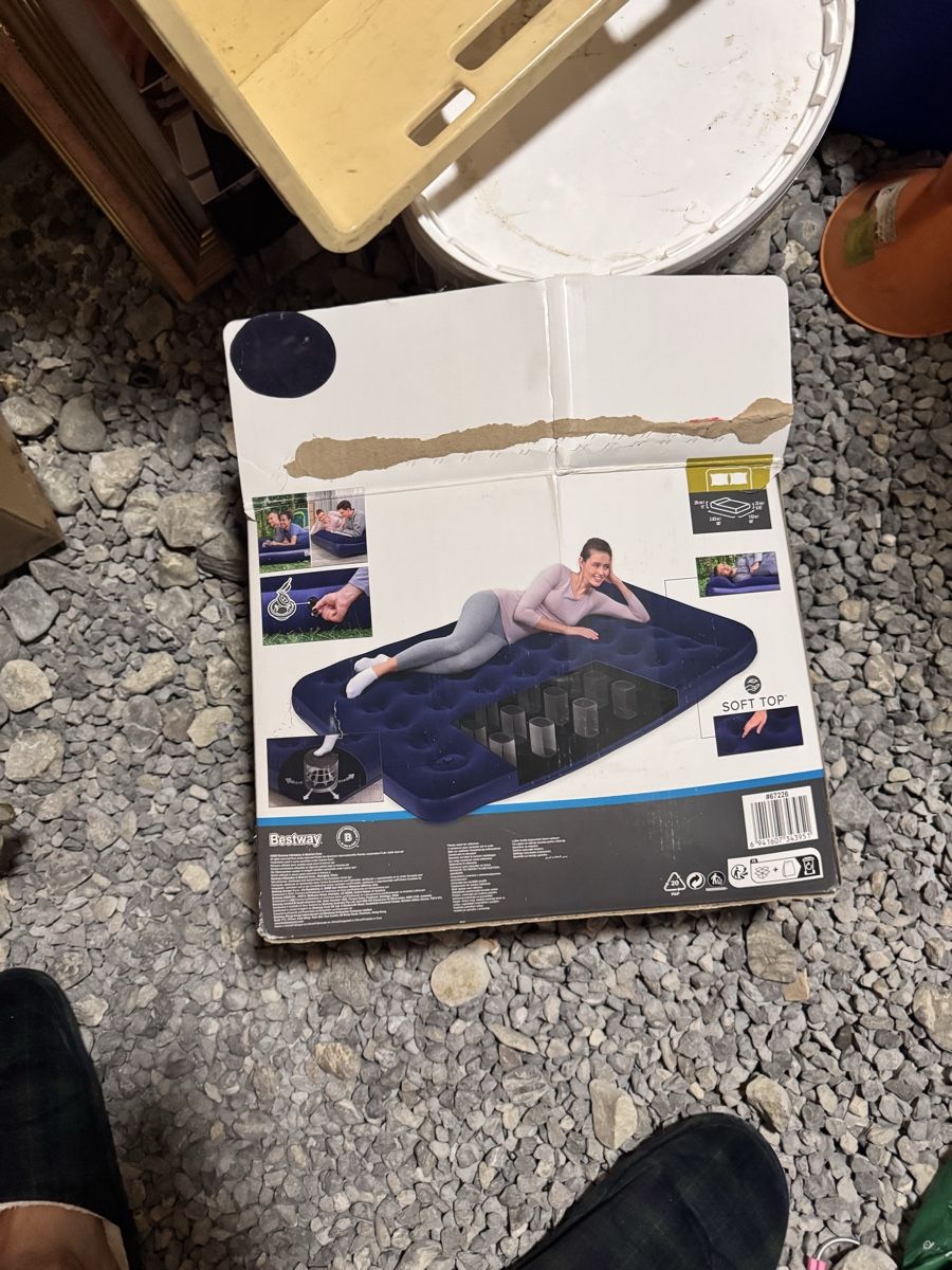 Matratzen: Bestway Luftbett Doppelbett – Defekt aus Unterkulm von UsefulGoodsHub 1