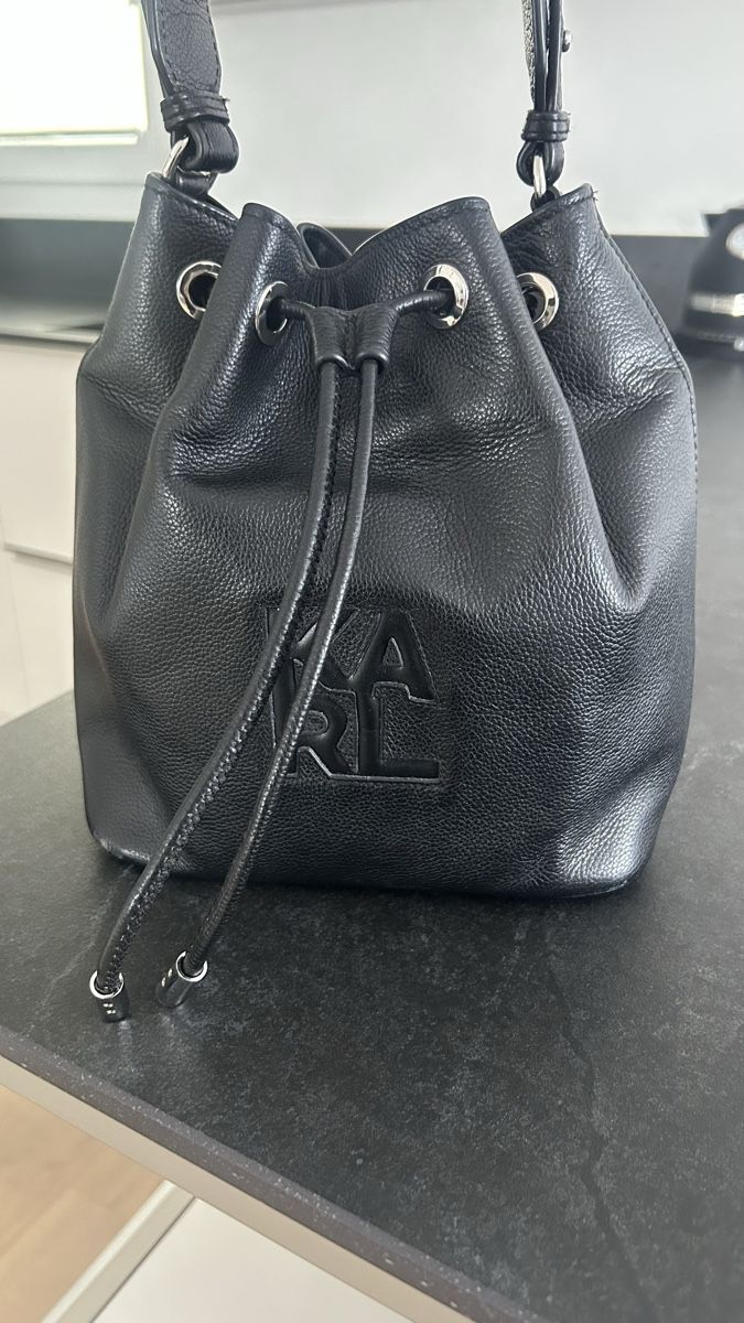 Karl Lagerfeld Borse da donna: Karl Lagerfeld Handtasche, Schwarz – Usato da Wolfhausen venduto da Nihei