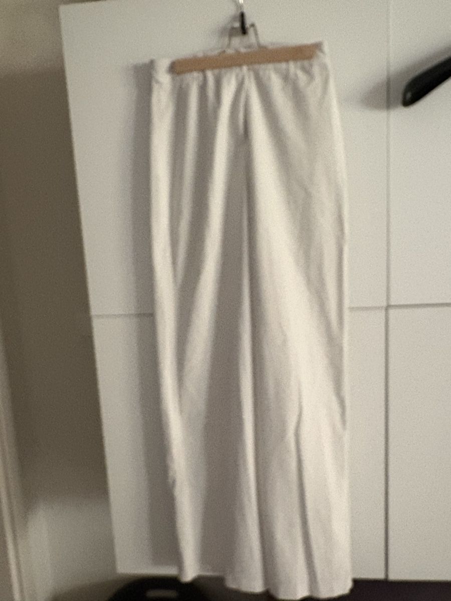 Bershka Pantaloni: Pantalon tailleur Bershka blanc, taille 34 – Usato da Pully venduto da kaba07 2