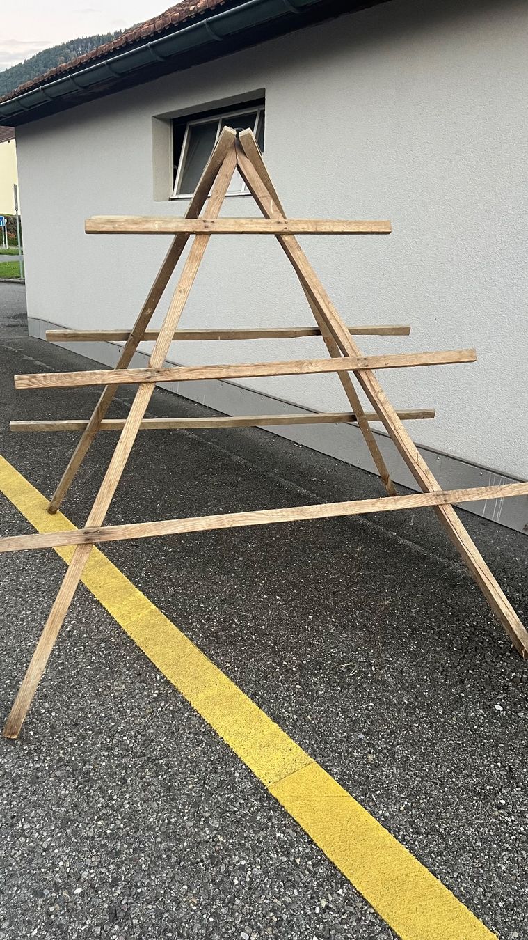 Articoli in legno: 5 Stk. Heutrockner/Ständer  (Birchlig) – Usato da Schübelbach venduto da Dolly990_2 1