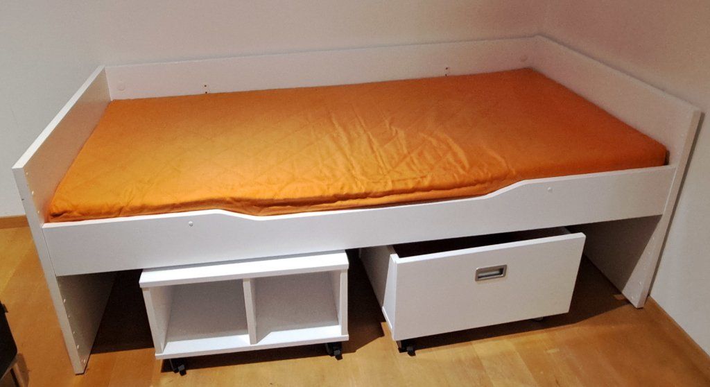 Betten: Jugendbett mit zwei Kommoden – Gebraucht aus Zürich von pamapa