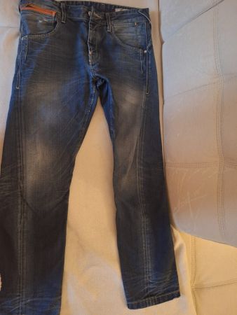 2 schöne Jeanshosen "Jack&Jones" 33/34