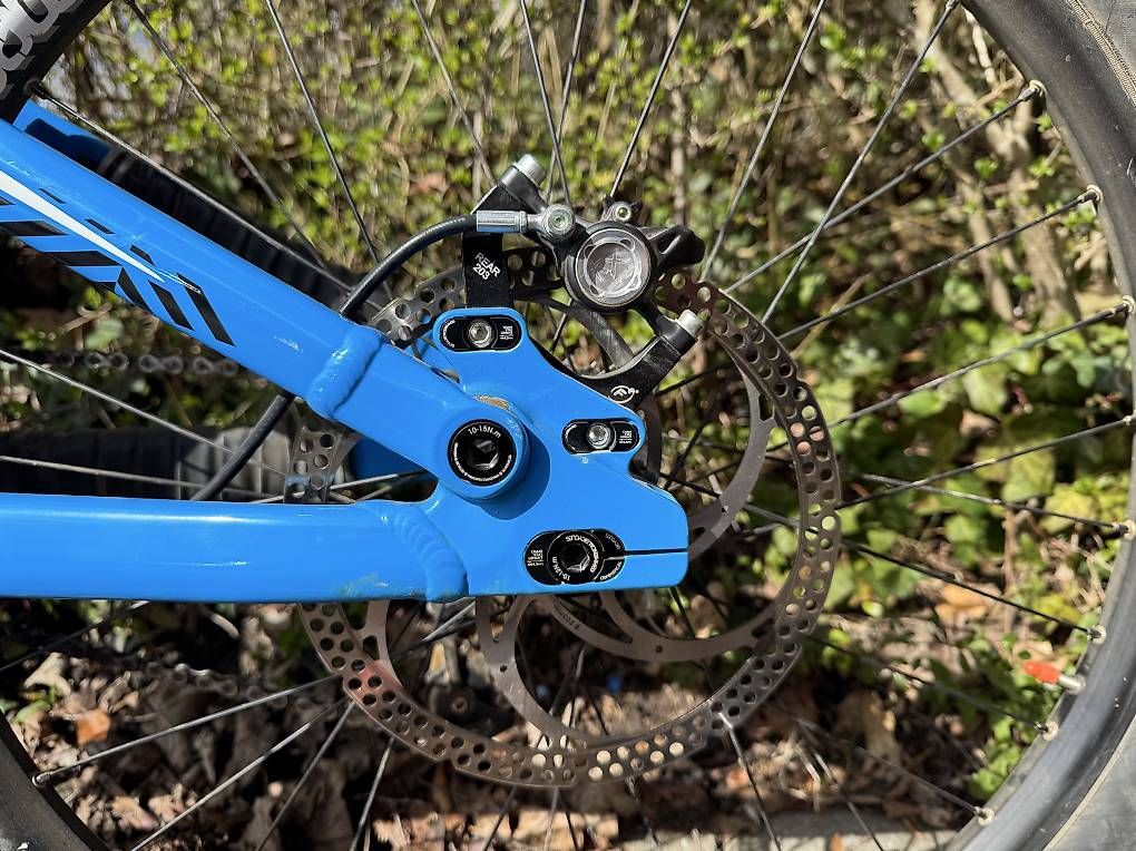 Biciclette: Commencal Supreme DH Racing – Usato da Biberist venduto da Design-R 1