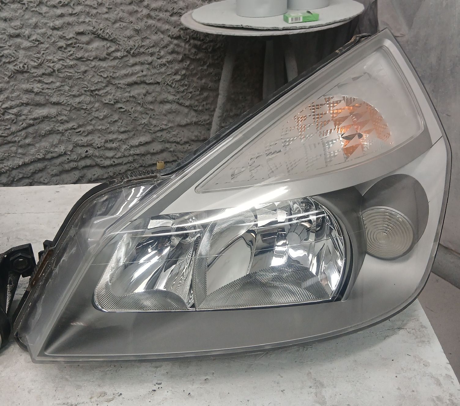Phares: Phares Renault Espace IV – D'occasion à la heutte par Auto-stock 1