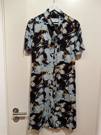 Hugo Boss patterned dress, size 36, short sleeves
