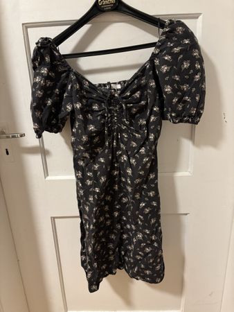 Sommerliches Blusenkleid mit Blumenmuster, Grösse S