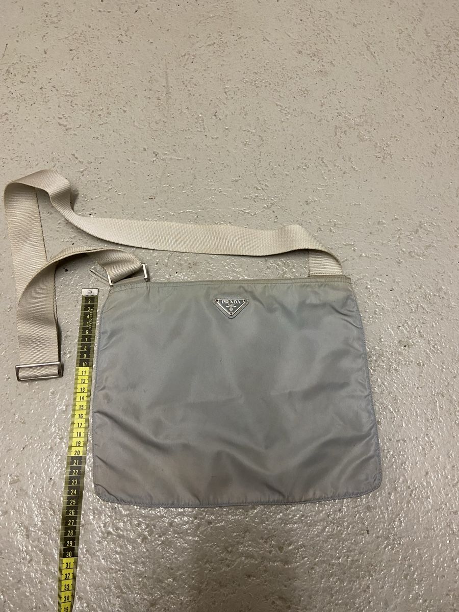 Prada Borse: Prada Schultertasche – Usato da Wimmis venduto da keitaa.4 5