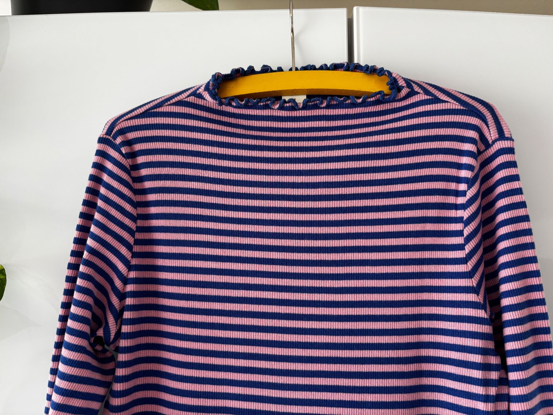 Monki Tops: MONKI gestreiftes Oberteil Gr. M – Gebraucht aus Zürich von missmodernage 1