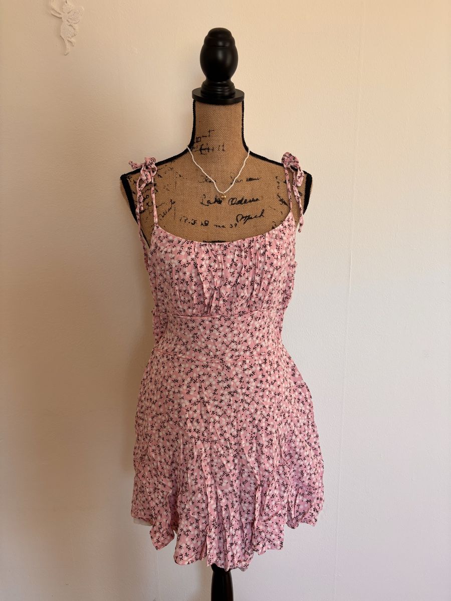 Tute: Sommerlicher, rosa Jumpsuit mit Blumenmuster, Grösse M – Usato da Fraubrunnen venduto da Sxhiina01