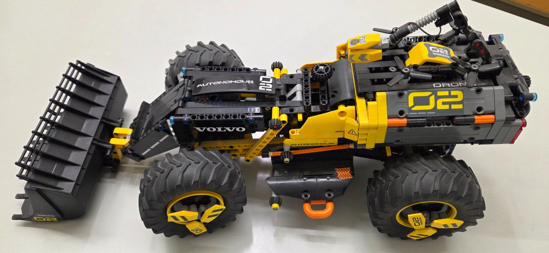 Technics Kit di costruzioni: Lego Technic Volvo Konzept Radlader – Usato da Ehrendingen venduto da rowe1315 3