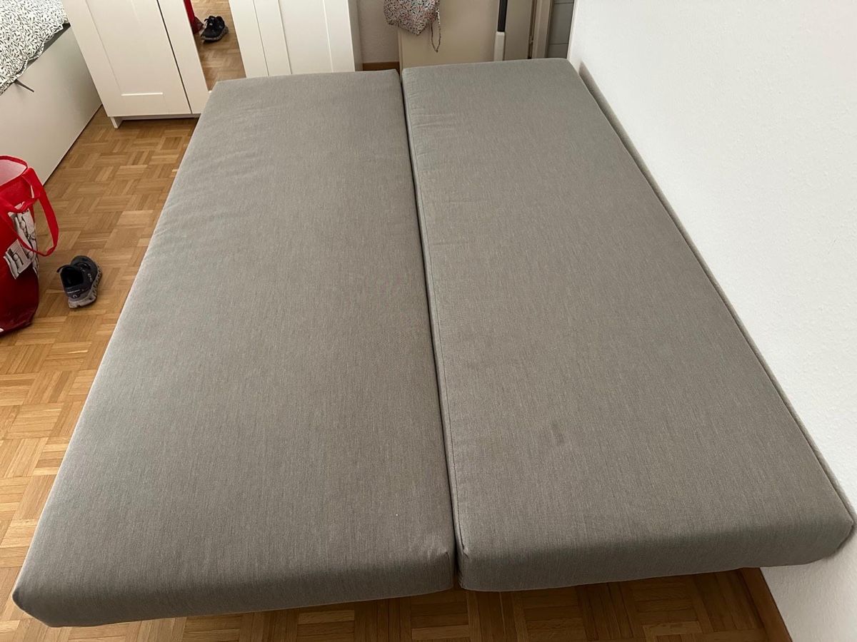 Ikea Divani: Canapé-lit gris clair – Usato da Genève venduto da amd_z25d 6