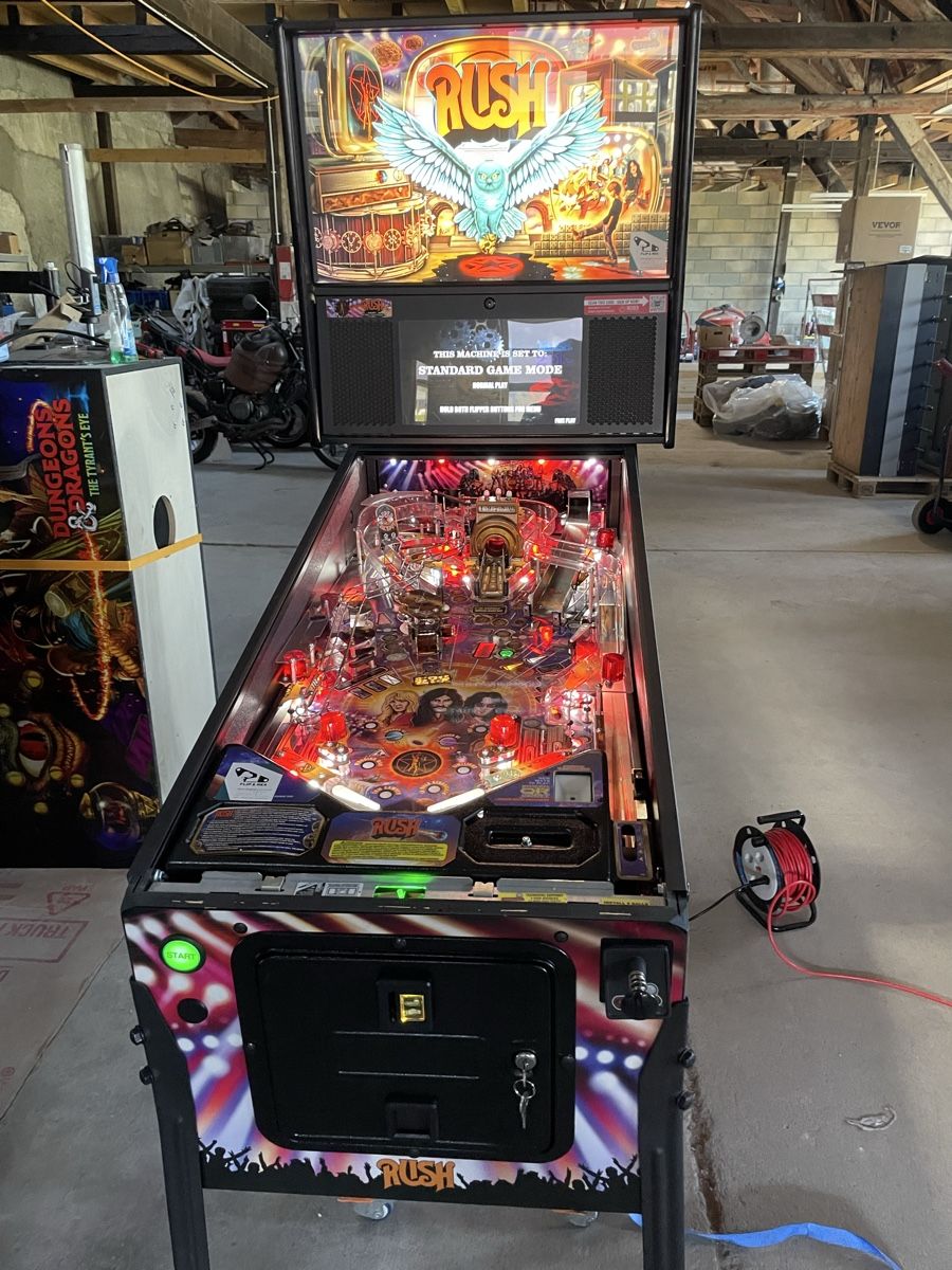 Stern Pinball Flipperkästen: Flipper stern Rush pro  – Gebraucht aus Les Brenets von serialdrink