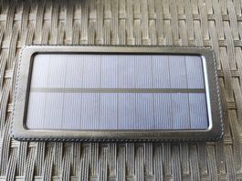 10000mAh 4x USB A Powerbank Outdoor  + Solar Taschen Lampe