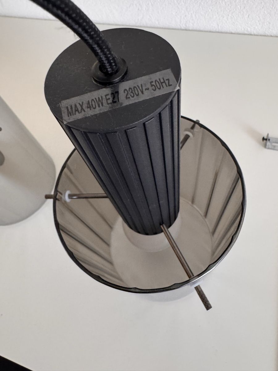 Livique Lampadari & plafoniere: Hängeleuchte 4-flammig Glas Schwarz – Nuovo (secondo la descrizione) da Kreuzlingen venduto da didi.20 7