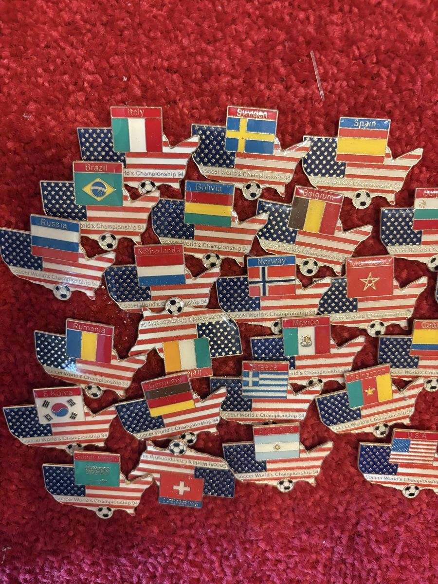Spielzeuge: Worlds Champions 94 Pins 25stuck – Gebraucht aus Murten von Tzaugg 1
