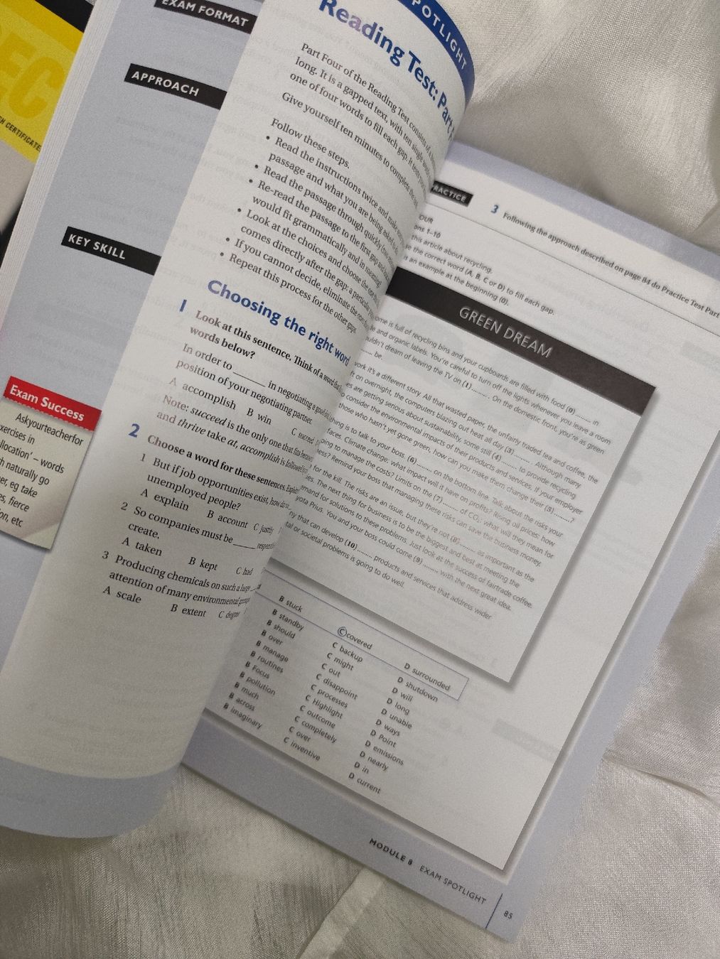 Libri: Success with Higher BEC Student's & Workbook 2nd Ed  – Usato da Mägenwil venduto da VintageGirly 7