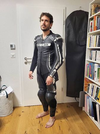 Combinaison moto cuir une pièce (EU 50, US 40)