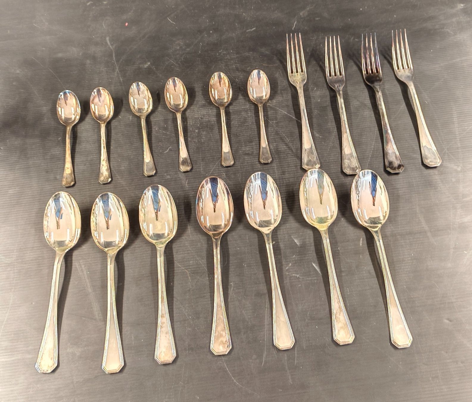 Christofle Bestecksets: Besteckset Christofle versilbert 16-teilig – Gebraucht aus Basel von bk_brockibasel