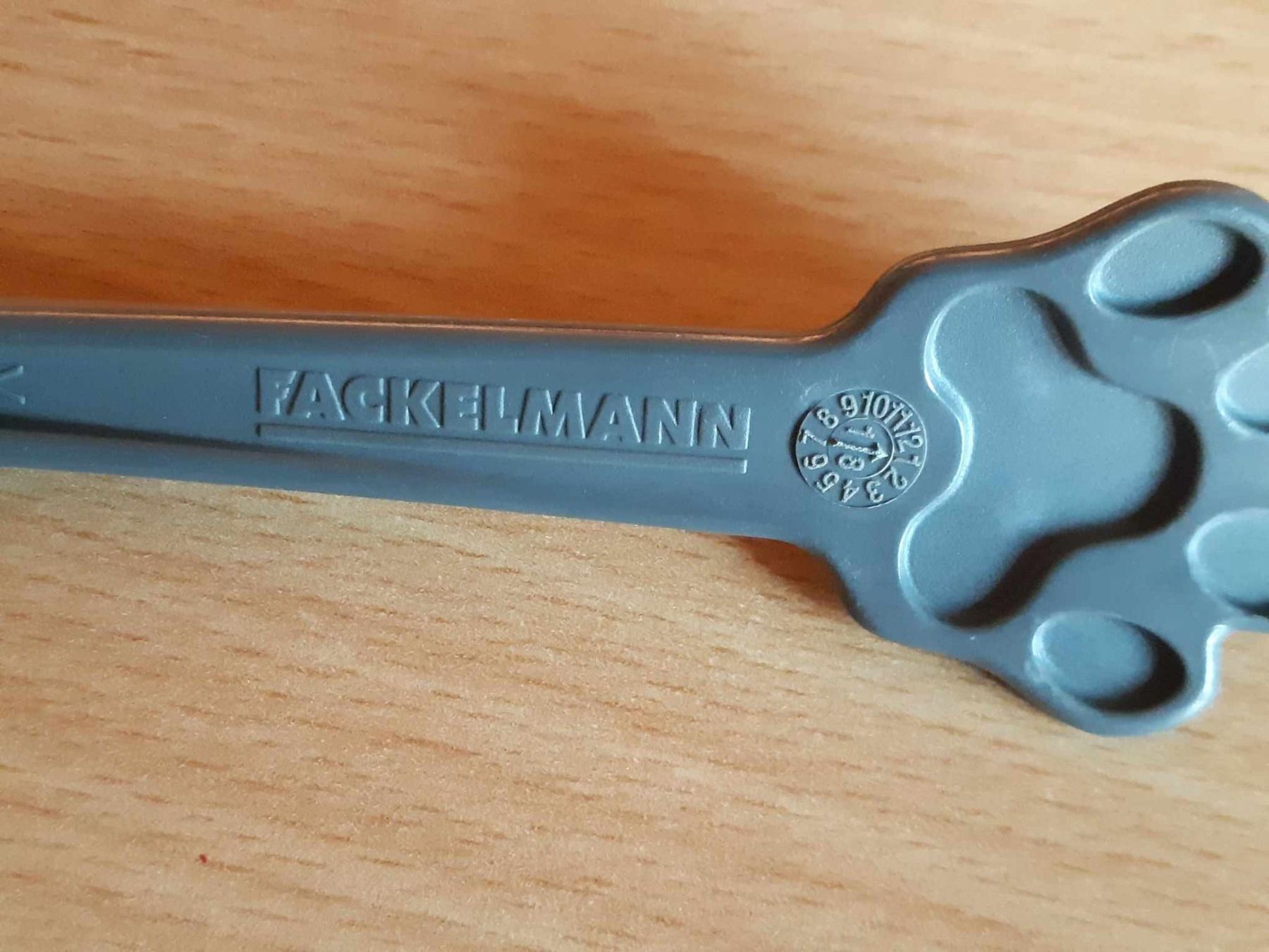 Mangimi: Löffel Tiernahrung Tiernahrungslöffel / Katzenfutter – Usato da Studen SZ venduto da Handwerkstatt9698 1