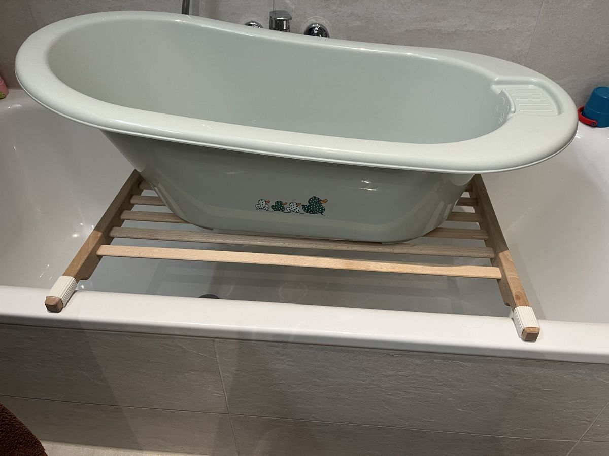 Vasche da bagno: Babybadewanne bébéjou inkl Ständer – Usato da Thalwil venduto da anna_sigrist