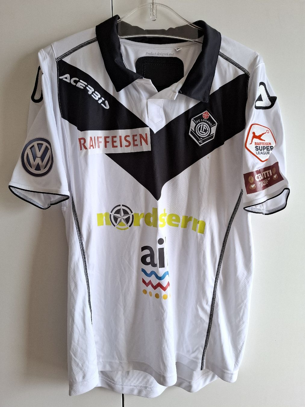 Canottiere & Pantaloni: matchworn fc Lugano – Usato da La Chaux-de-Fonds venduto da tur_nkx9