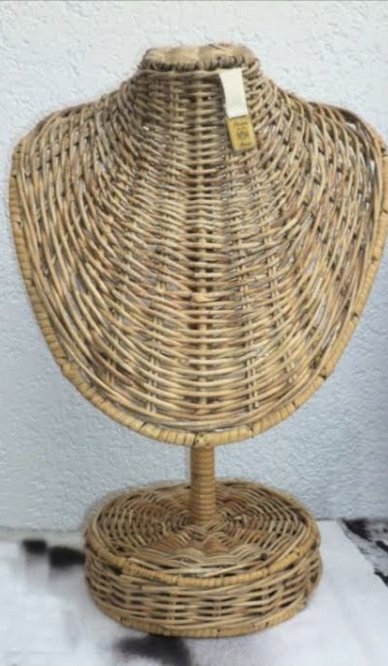 Riviera Maison Altro per la casa: Riviera Maison Rattan Schmuckbüste – Nuovo (secondo la descrizione) da Weggis venduto da bdrm48