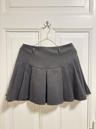 (Never Worn) Stylish Y2k Grey Shein Skirt - Size M