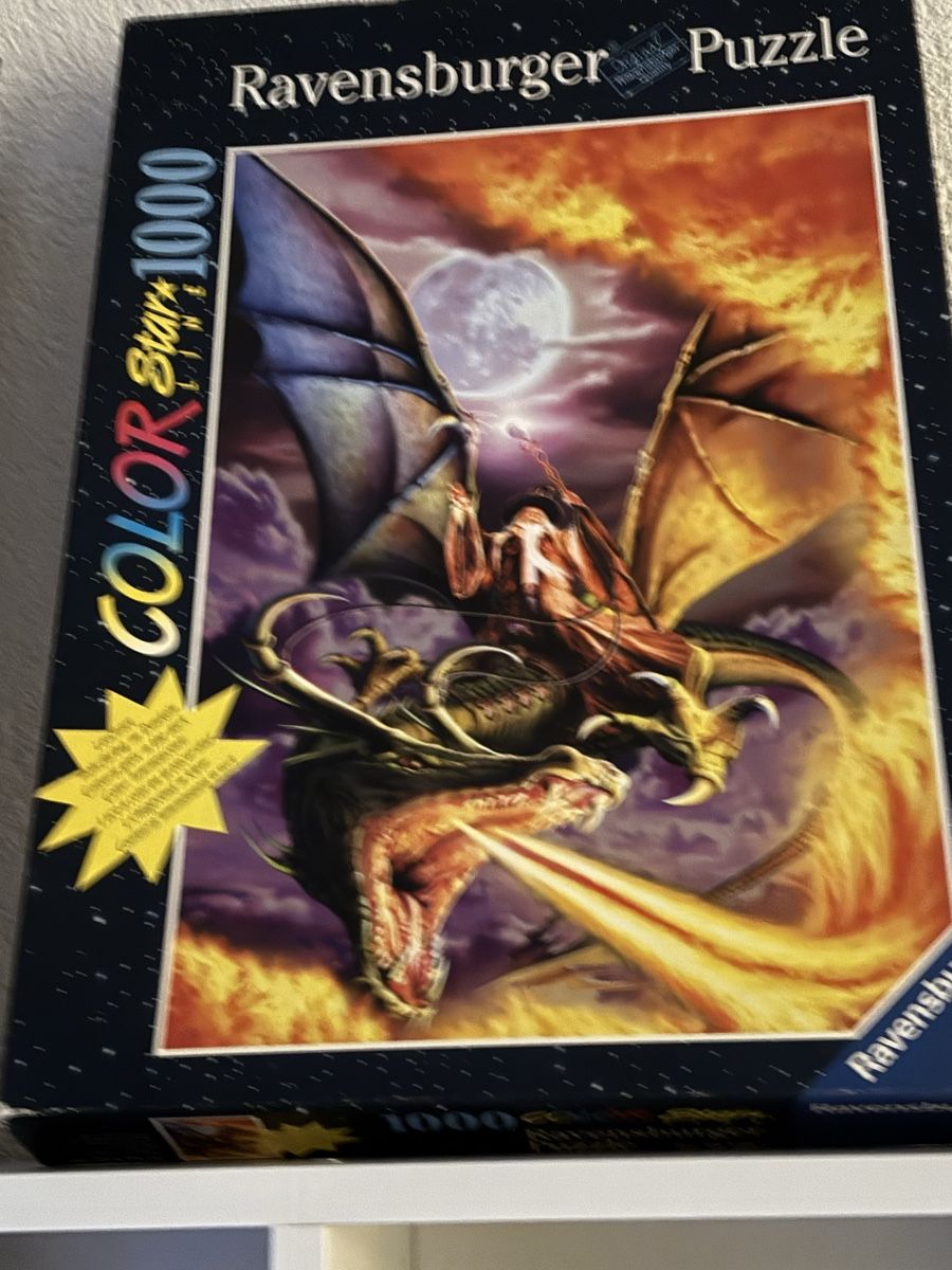 Ravensburger Puzzle: Puzzle Dragon chevalier 1000 pièces fluorescent – Usato da Salvenach venduto da gwenwywar