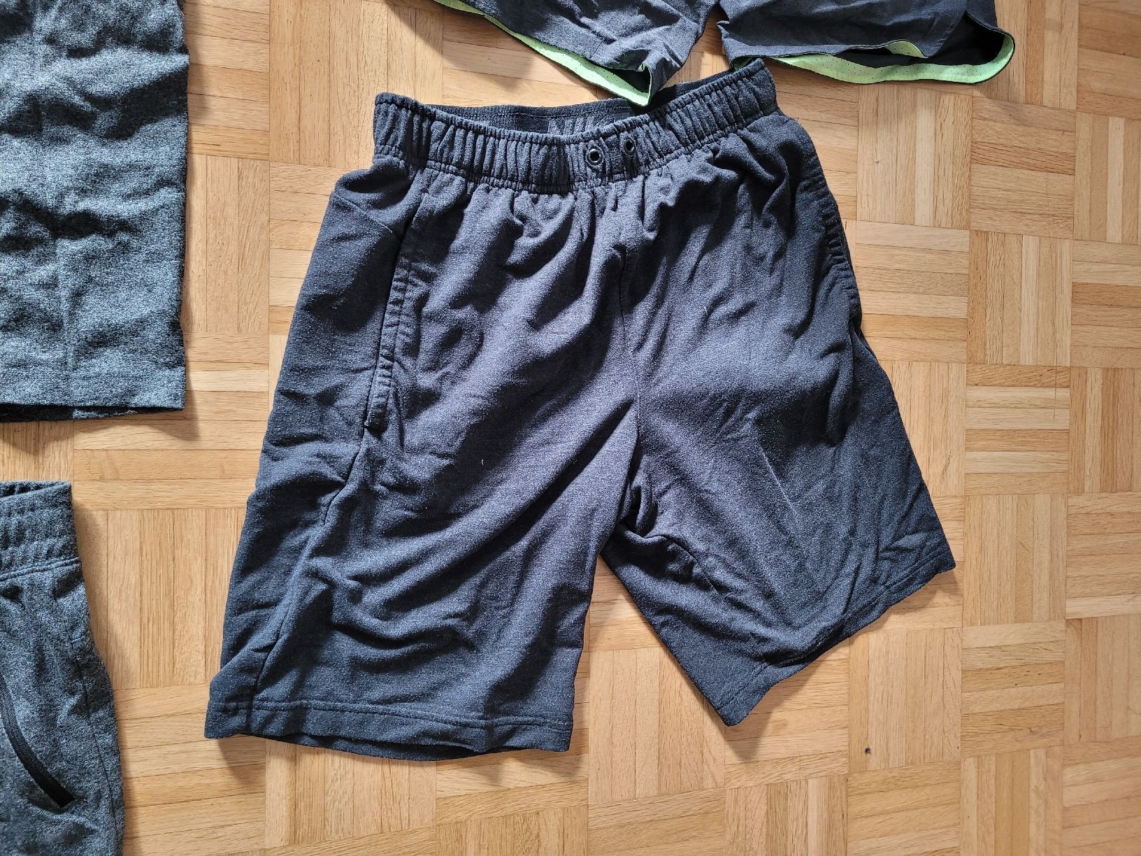 Lotti di vestiti: 5 Herren Shorts, Grösse S - Sport & Freizeit – Usato da Birsfelden venduto da samurai99 9