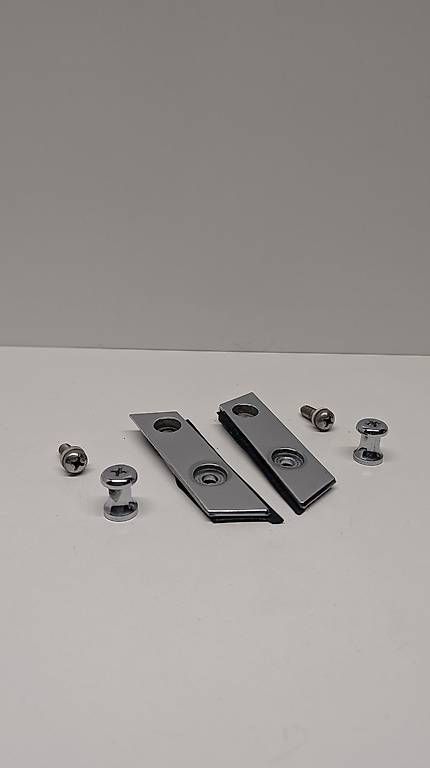 Tutti pezzi di ricambio auto: MX-5 MX5 Hardtop Halteplatten Chrom links rechts + Dichtung – Usato da Menznau venduto da Zwie 1