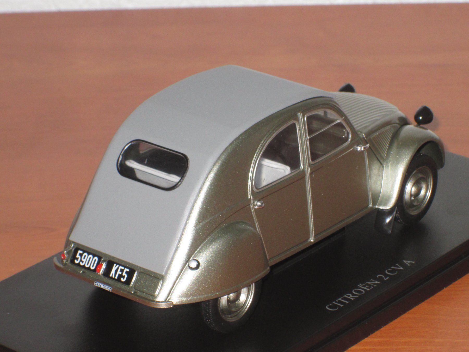 Citroën Modellini d'auto: Citroen 2CV A 1/24 – Nuovo e nell'imballaggio originale da Bonfol venduto da zagato43e 1