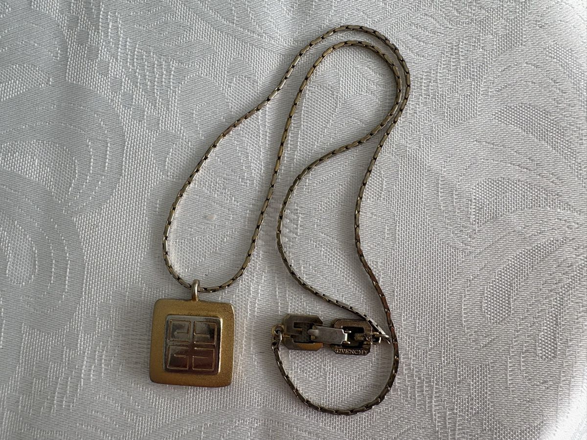 Givenchy Colliers: Givenchy  Kette 1980 – D'occasion à Schönenberg ZH par Roxana8820